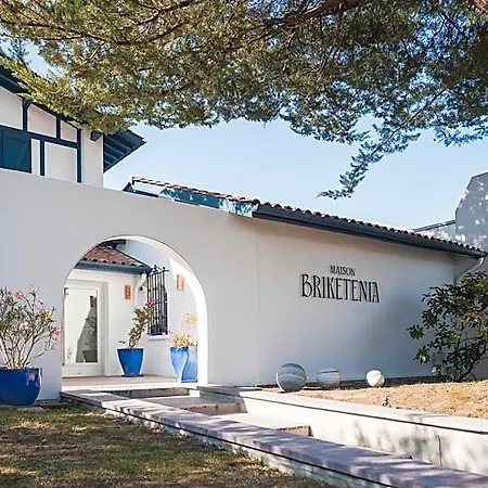 Hotel Briketenia 4*